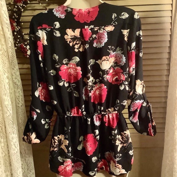 ☀️☀️J for Justify S - M Top hi lo black print zip front New - Picture 3 of 8